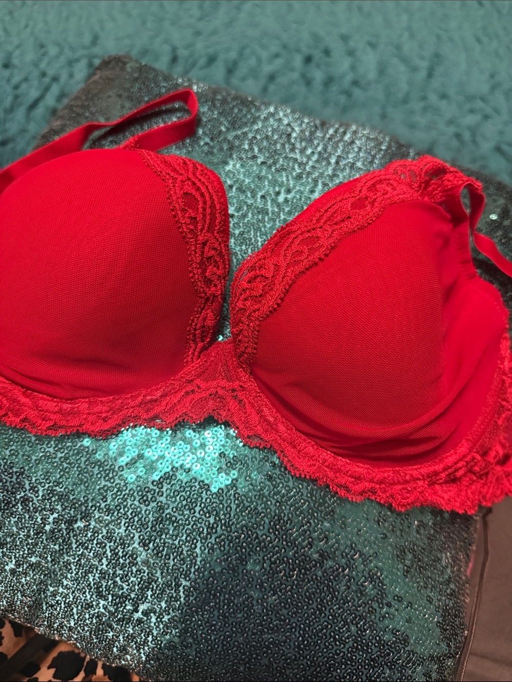 Natori 32DDD red tshirt bra, yes available